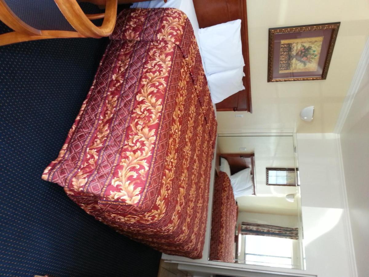 Tower Motel Long Beach Room photo